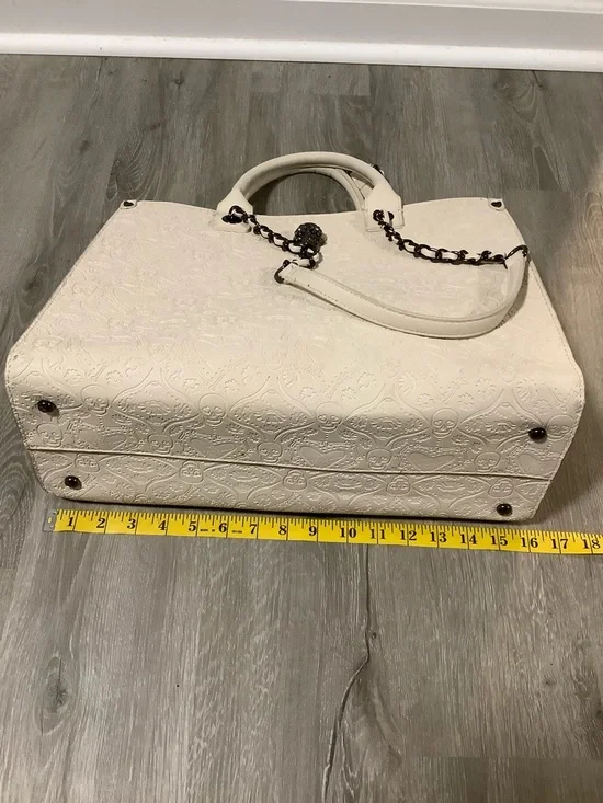 Betsey Johnson large cream colored skull bag - Picture 9 of 12